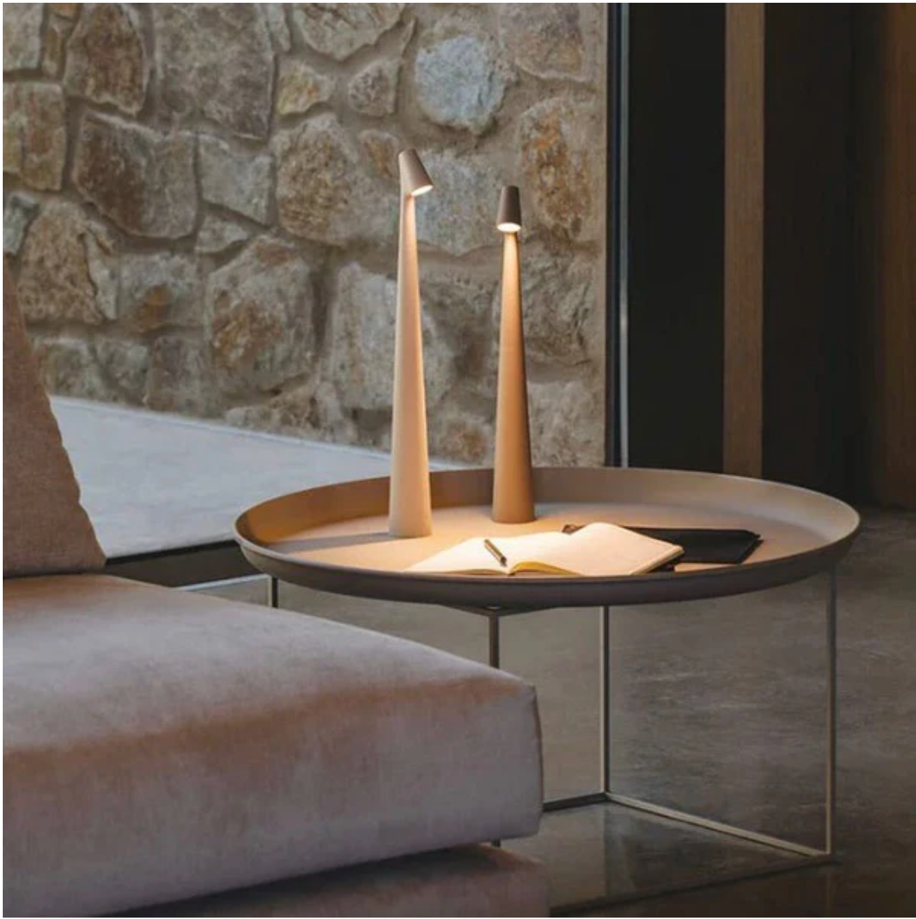 The Reykjavík Table Lamp - Wireless Dimmable LED Table Lamp